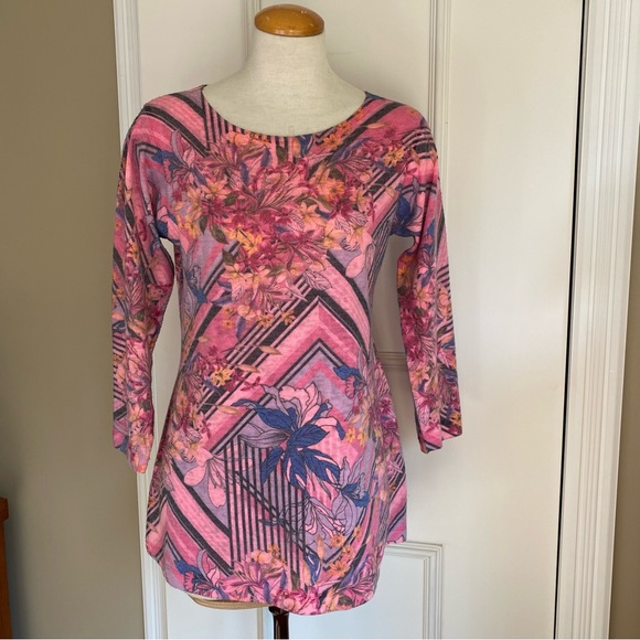 💐Gorgeous Nally and Millie floral knit tunic top - Picture 1 of 5